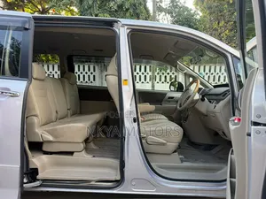 Toyota Noah 2009 Gray