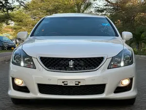 Toyota Crown 2009 White