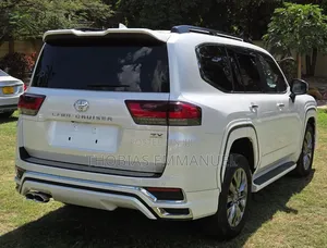 Toyota Land Cruiser 2024 White