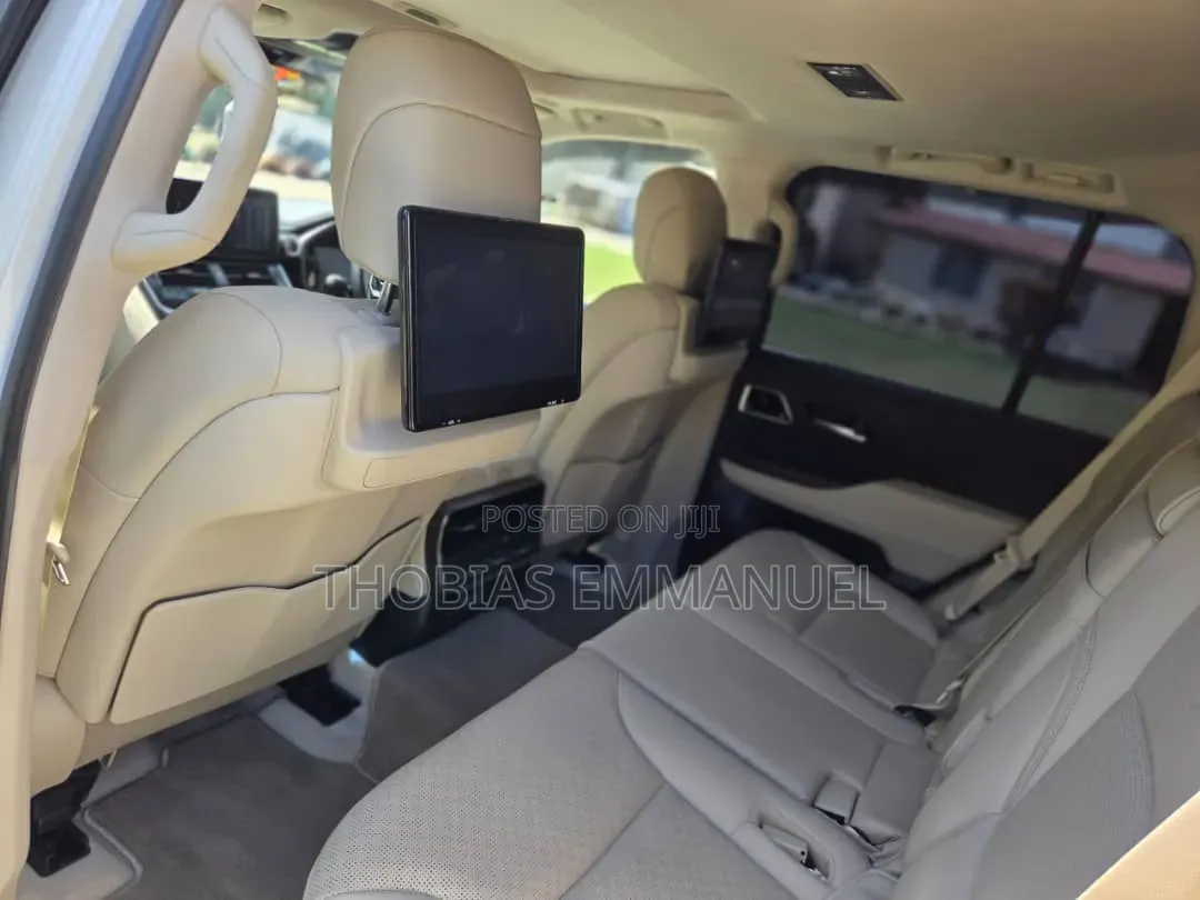 Toyota Land Cruiser 2024 White
