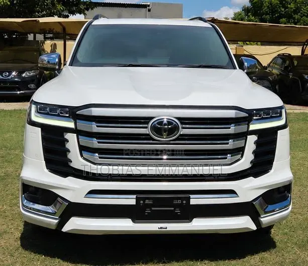 Toyota Land Cruiser 2024 White
