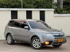 Subaru Forester 2011 Gray