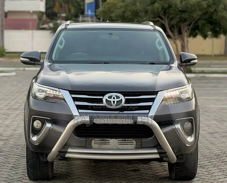 Toyota Fortuner 2.8 D AWD 2018 Gray