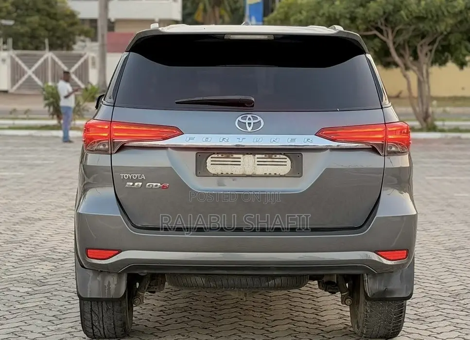 Toyota Fortuner 2.8 D AWD 2018 Gray