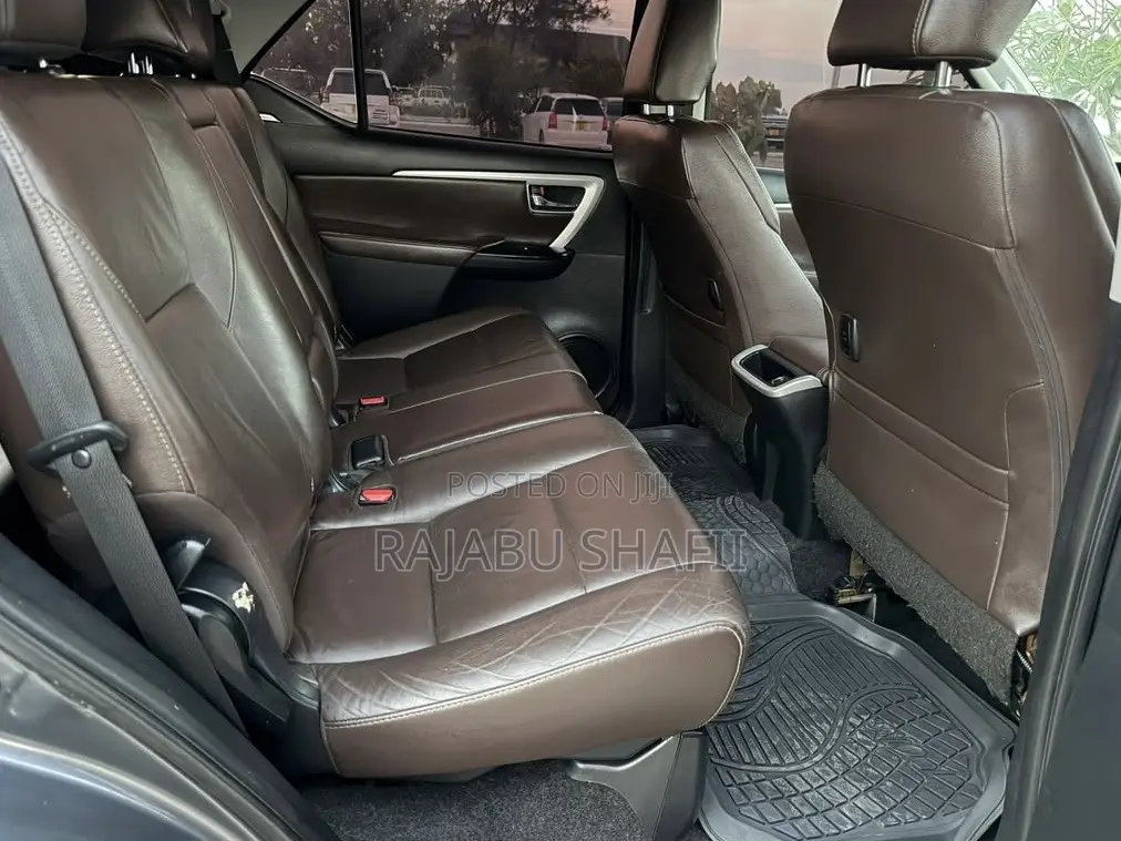 Toyota Fortuner 2.8 D AWD 2018 Gray