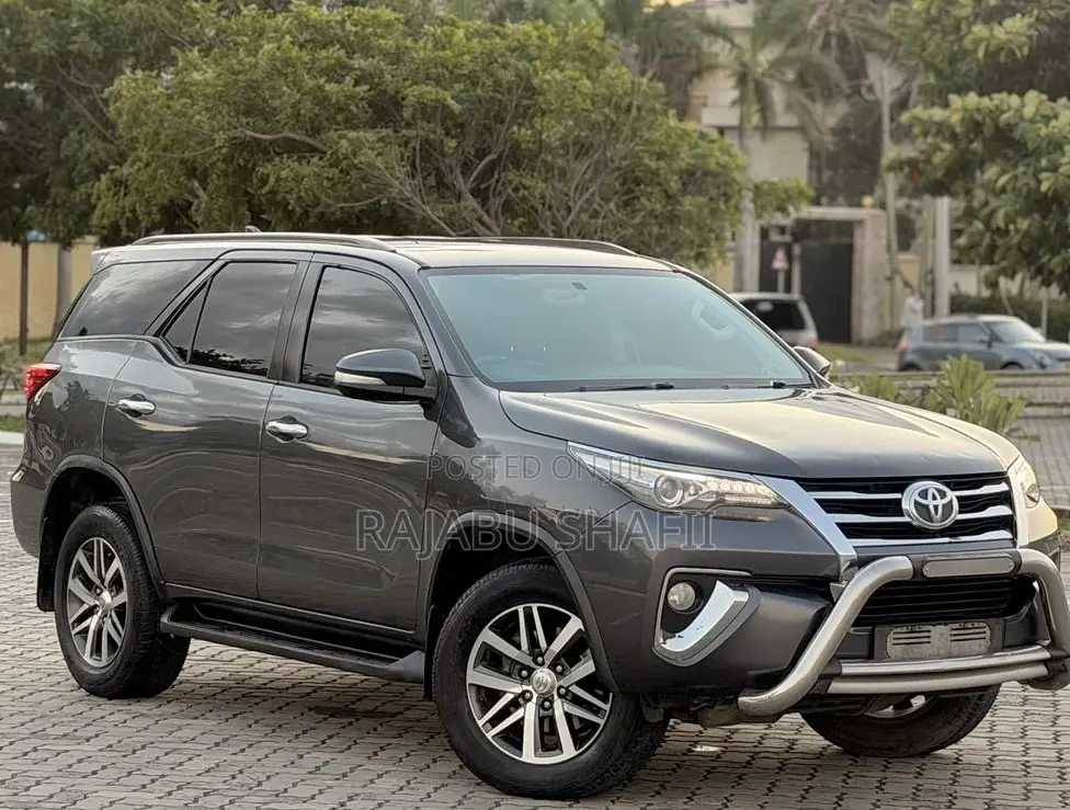 Toyota Fortuner 2.8 D AWD 2018 Gray