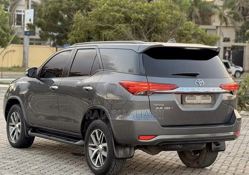 Toyota Fortuner 2.8 D AWD 2018 Gray