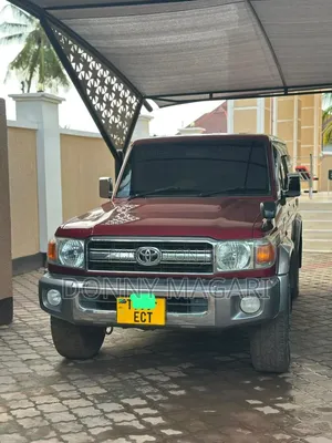 Toyota Land Cruiser 2016 Maroon