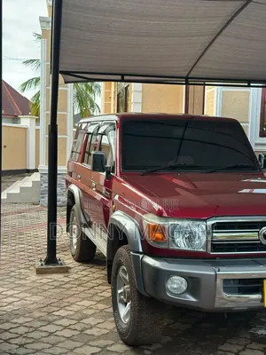 Toyota Land Cruiser 2016 Maroon