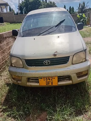 Toyota Noah 2002