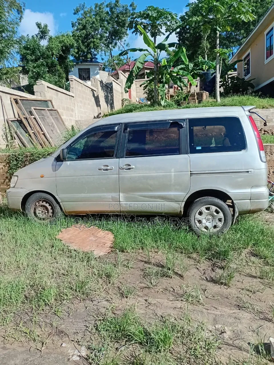 Toyota Noah 2002