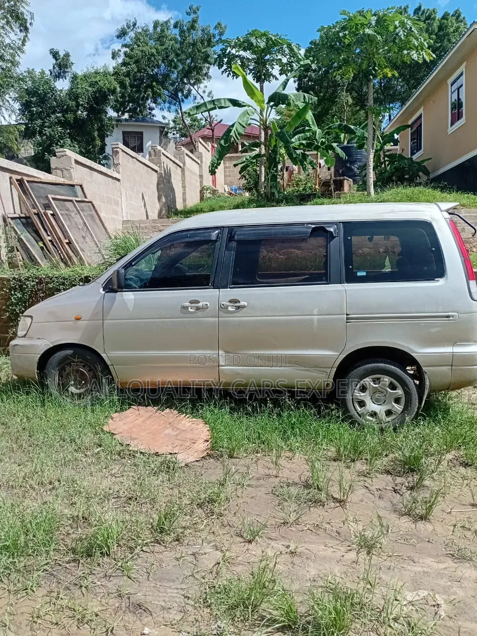 Toyota Noah 2002