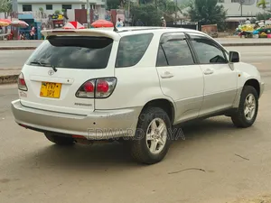 Toyota Harrier 2005 Pearl