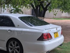 Toyota Crown 2006 White