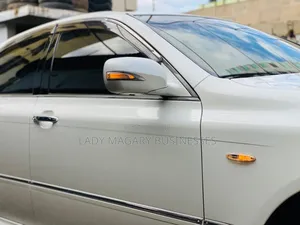 Toyota Crown 2006 White