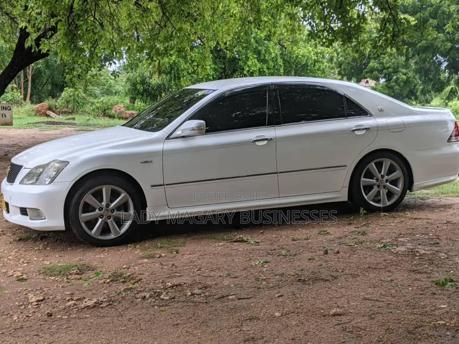 Toyota Crown 2006 White