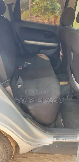 Toyota IST 2004 Silver