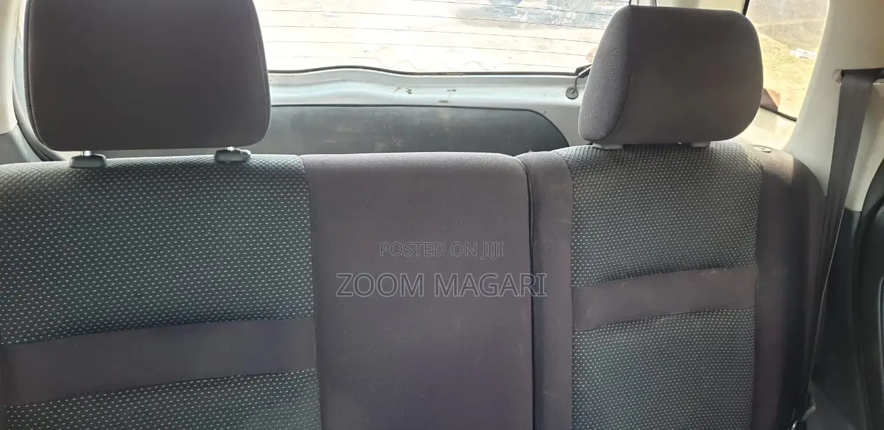 Toyota IST 2004 Silver