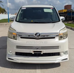 Toyota Voxy 2009 White
