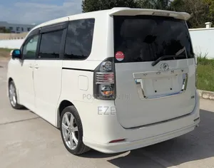 Toyota Voxy 2009 White