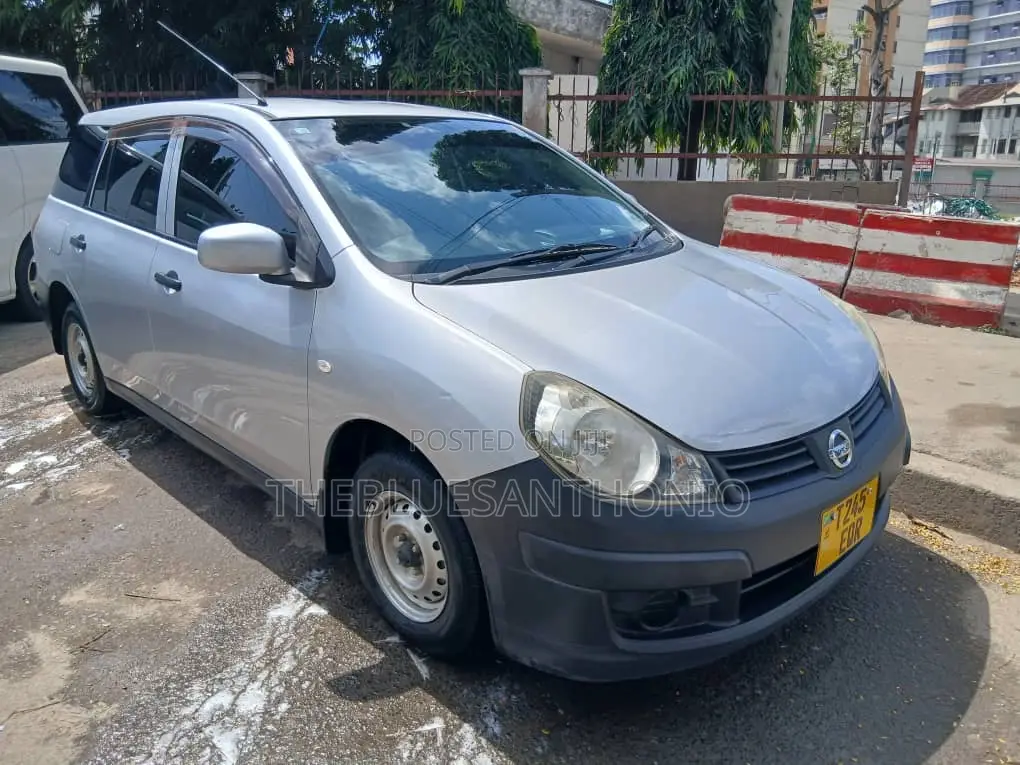 Nissan Advan 2015 Silver
