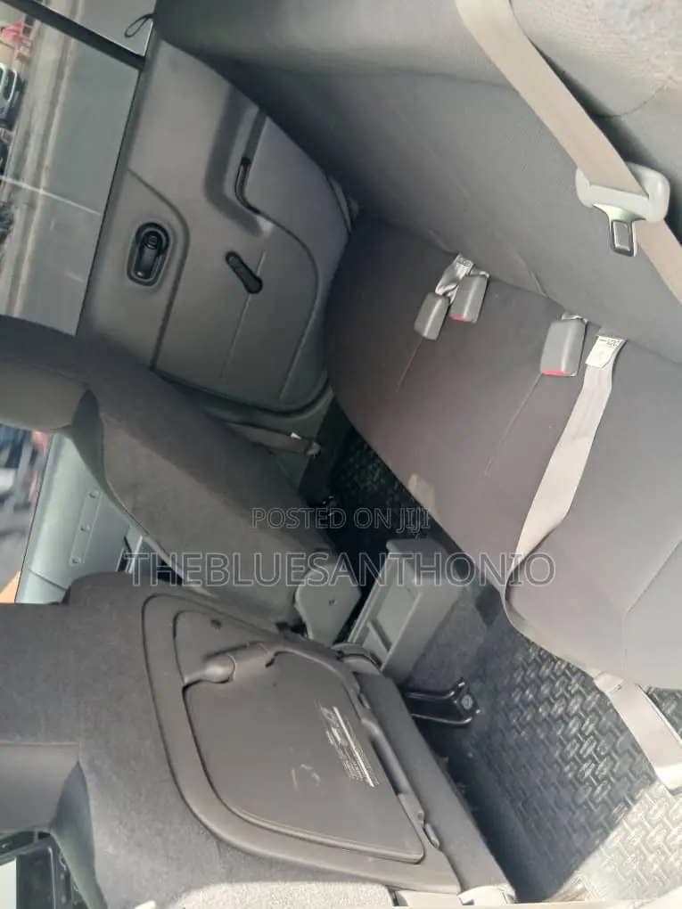 Nissan Advan 2015 Silver