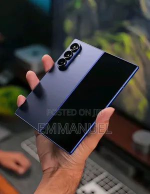 New Samsung Z 16 GB Blue
