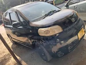 Toyota Porte 2005 Black