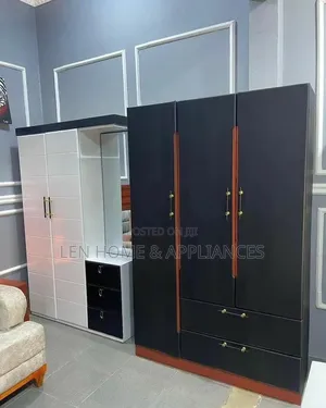 Kabati Languo Black and White Milango Mitatu