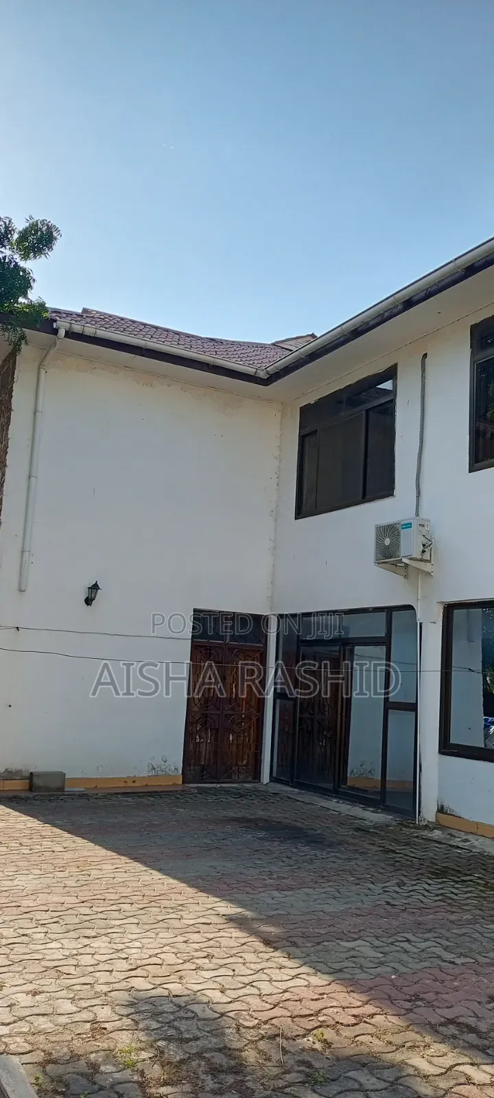 7bdrm House in Mikocheni for rent