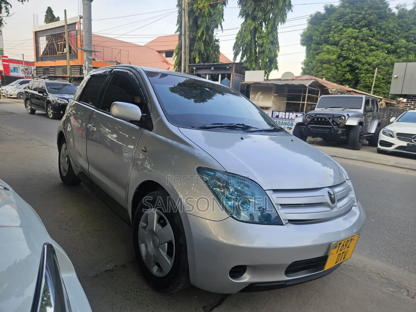 Toyota IST 2003 Silver