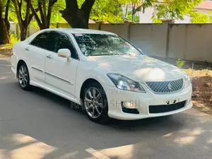 Toyota Crown 2009 White