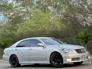 Toyota Crown Royale 2005 Pearl
