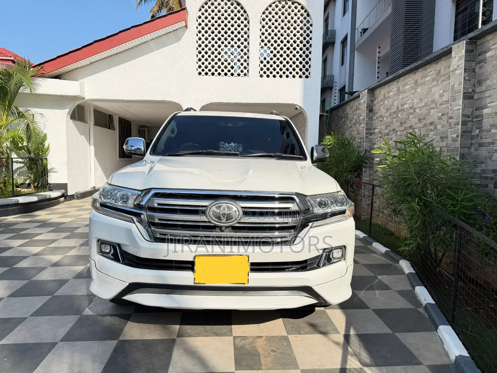 Toyota Land Cruiser 4.6 V8 ZX 2017 White