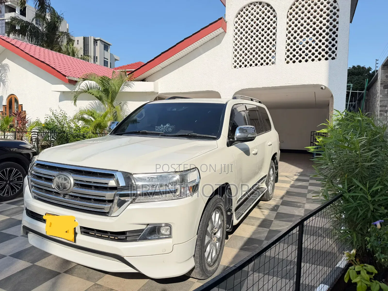 Toyota Land Cruiser 4.6 V8 ZX 2017 White