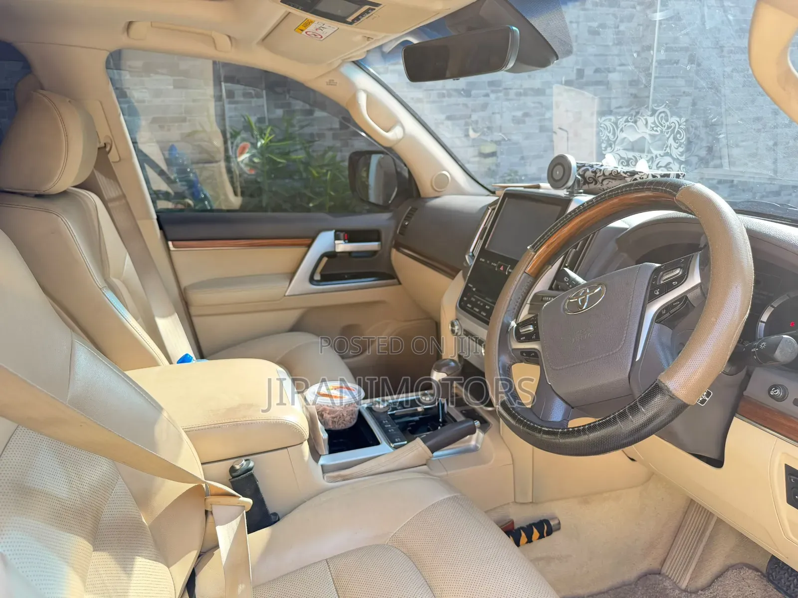 Toyota Land Cruiser 4.6 V8 ZX 2017 White