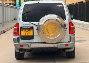 Mitsubishi Pajero 2002 Silver