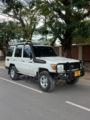 Toyota Land Cruiser 2018 White
