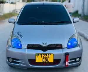 Toyota Vitz 2006 Gray