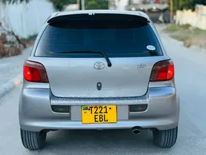 Toyota Vitz 2006 Gray