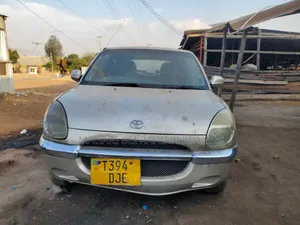 Toyota Duet 2002 Gray