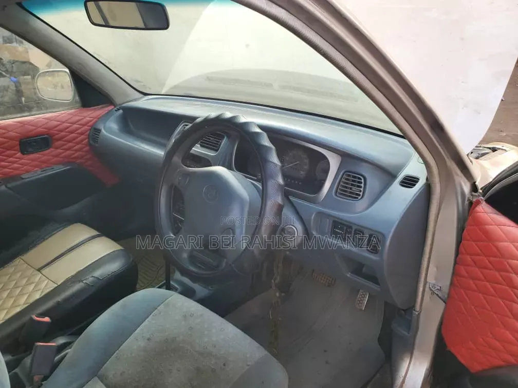 Toyota Duet 2002 Gray