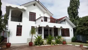 5bdrm House in Ediba Real Estate, Njiro for rent