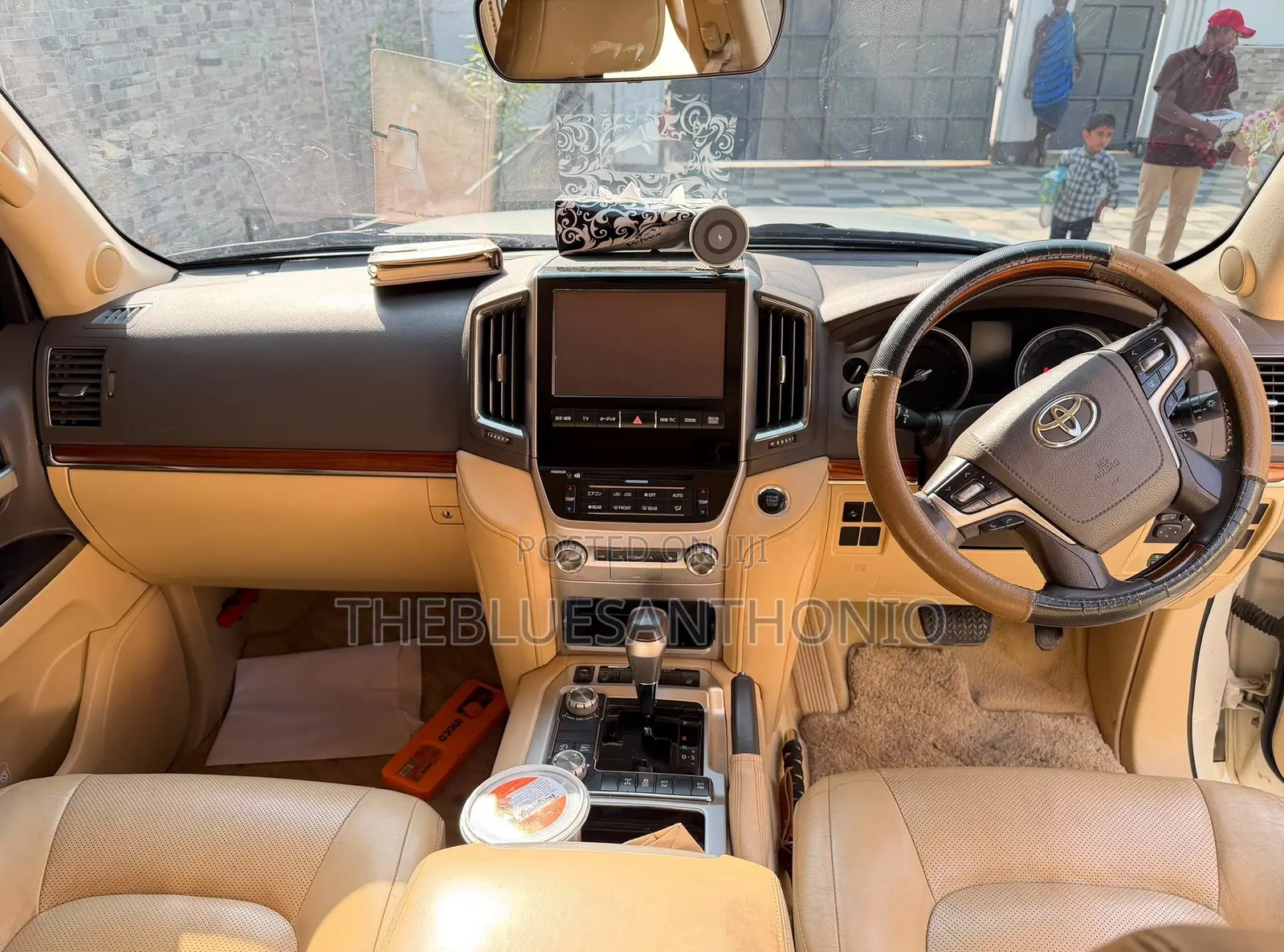 Toyota Land Cruiser 2016 White