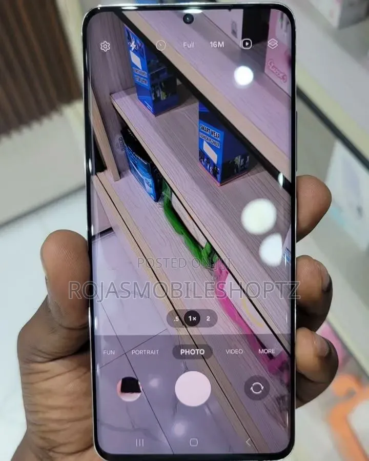 New Sharp Aquos R6 128 GB Black