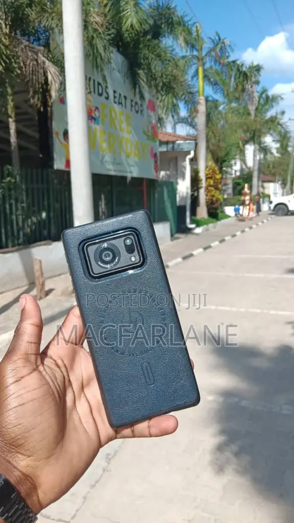 Sharp Aquos R6 128 GB Black