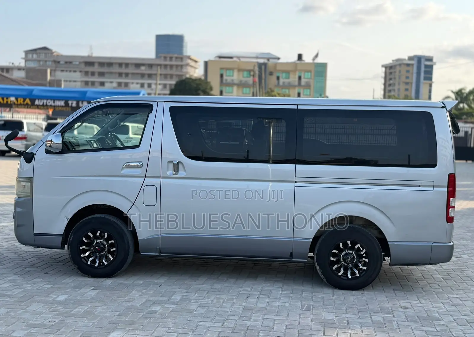 Toyota HiAce 2007 Silver