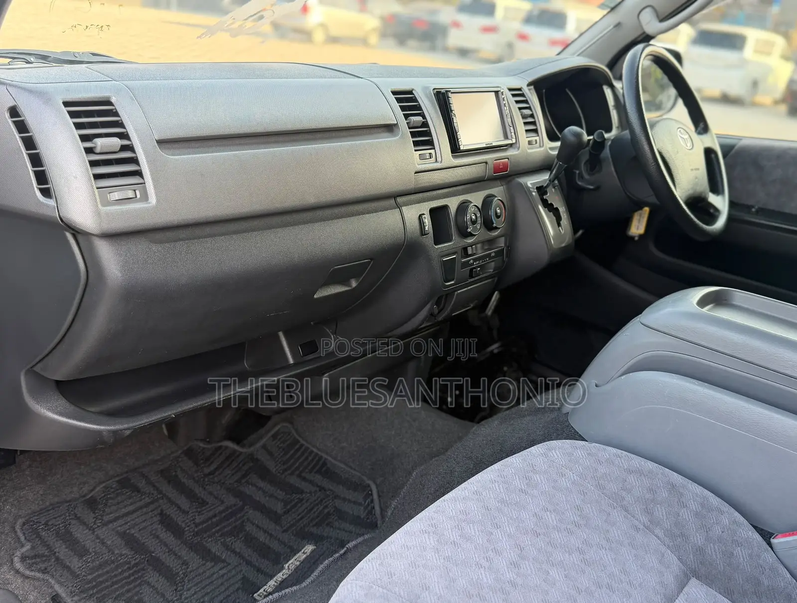 Toyota HiAce 2007 Silver