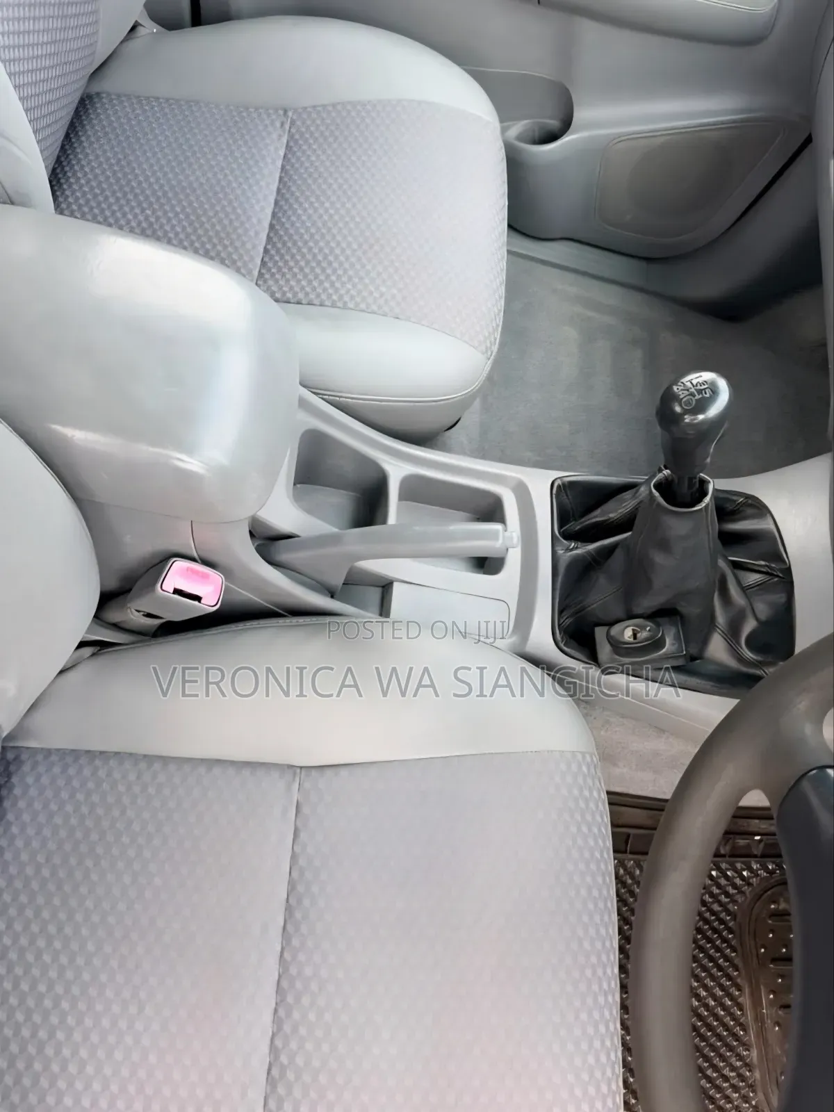 Toyota Hilux 2011 White