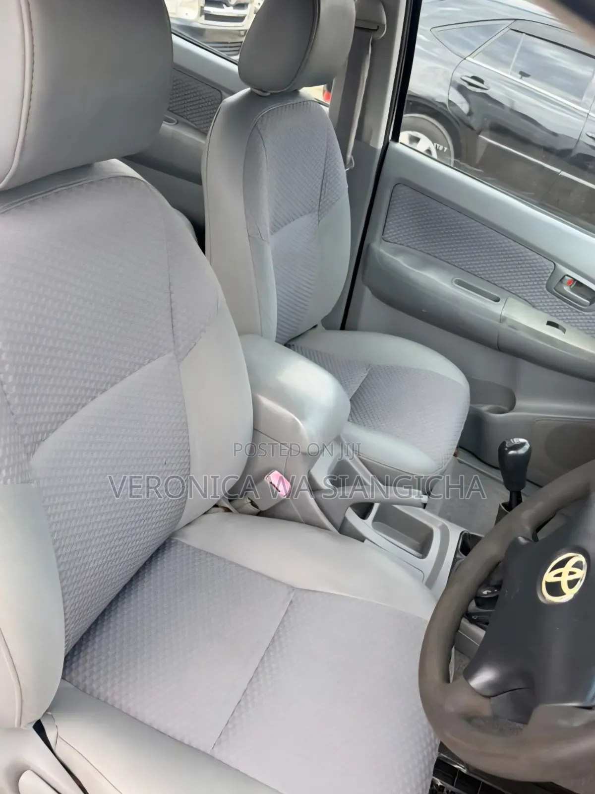 Toyota Hilux 2011 White